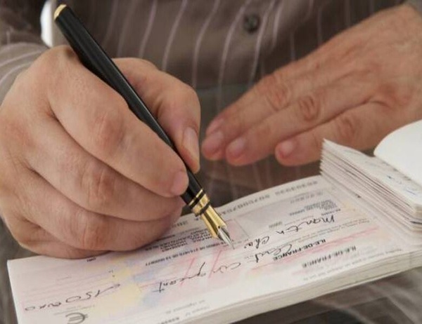 طريقة كتابة شيك بالعربي ومميزة
