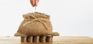 قصص واقعية عن أكل أموال الناس بِالْبَاطِلِ وعقوبة أكل أموال الناس بِالْبَاطِلِ في الدنيا