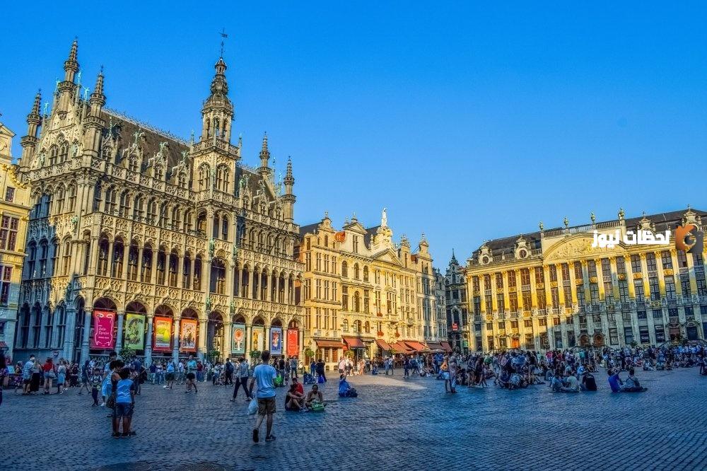 ما اسم عاصمة بلجيكا ومساحتها؟